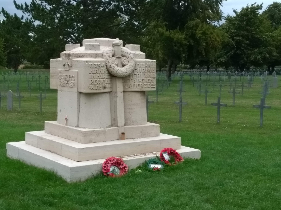 German War Cemetery Saint-Laurent-Blangy景点图片