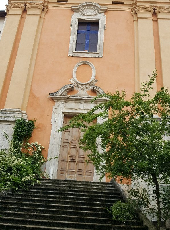 Chiesa di Santa Chiara-苏尔莫纳必去景点