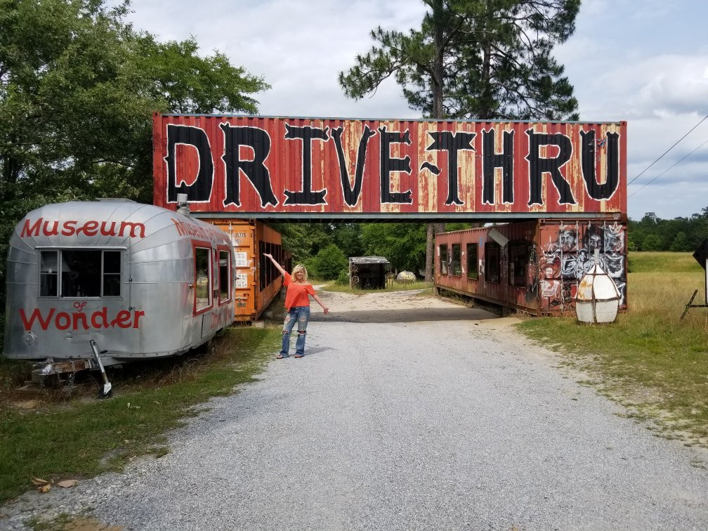 Drive Through Museum-Seale必去景点