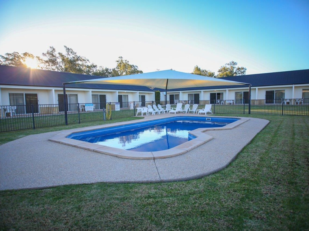 Roma Explorers Inn Motel & Function Centre主图