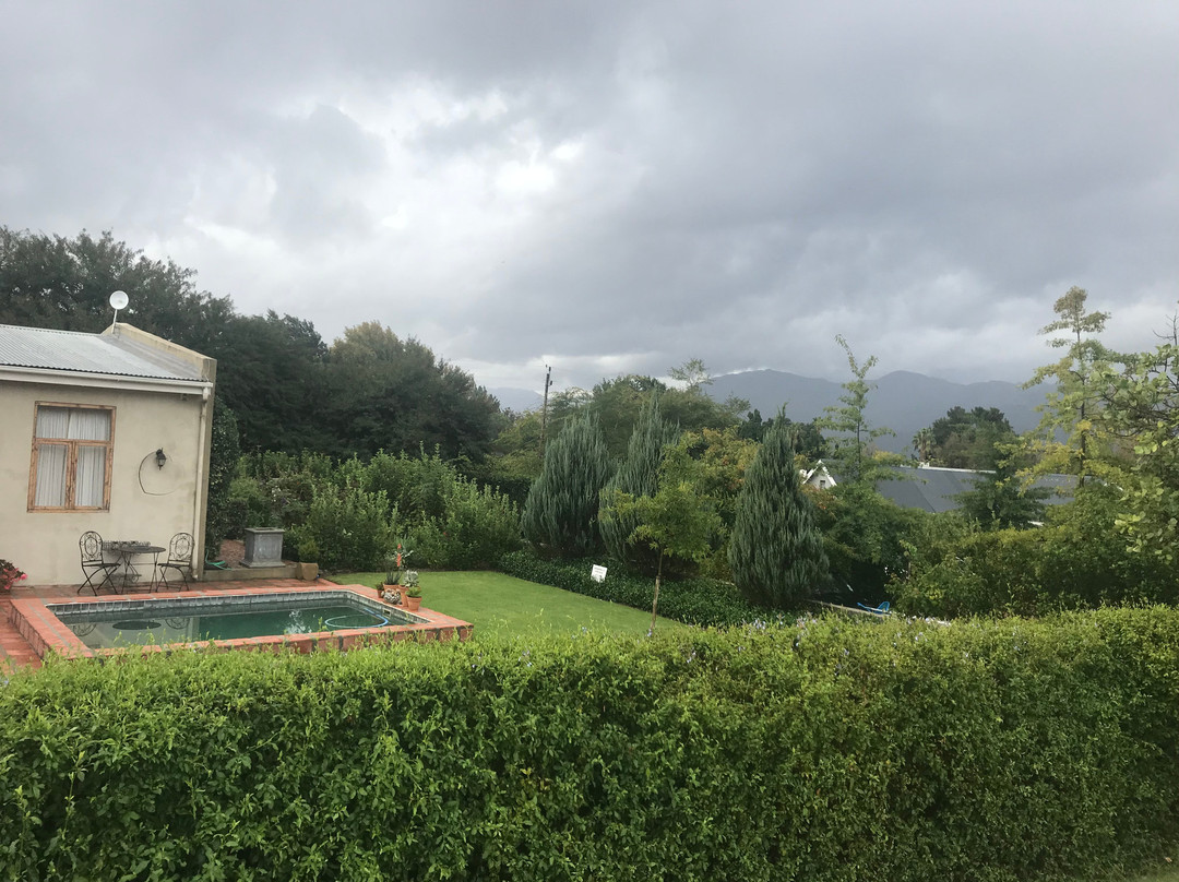 Station House Simondium主图