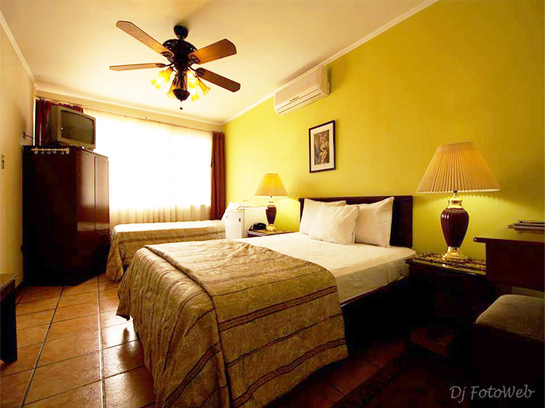 Hotel Puerta del Sol主图