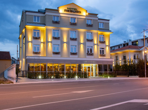 雷苏尔斯酒店主图