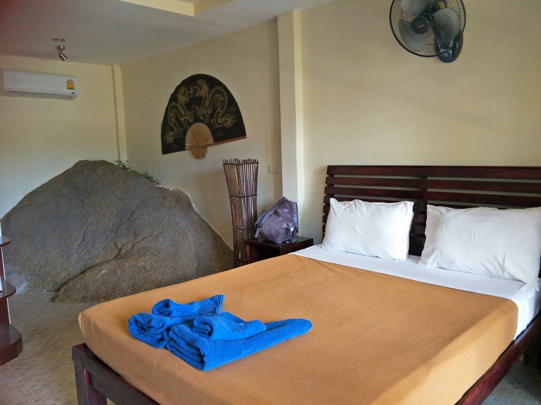 彩亚纳海滩度假村主图