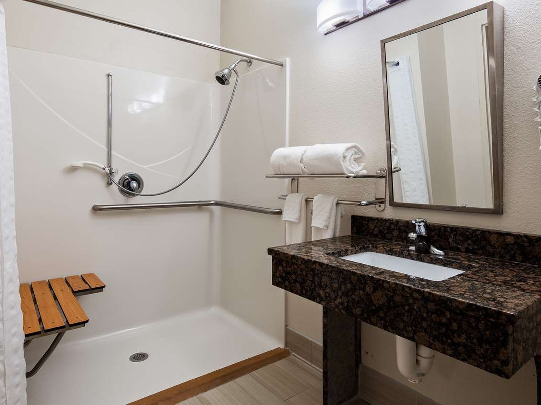 丹顿贝斯特韦斯特酒店主图