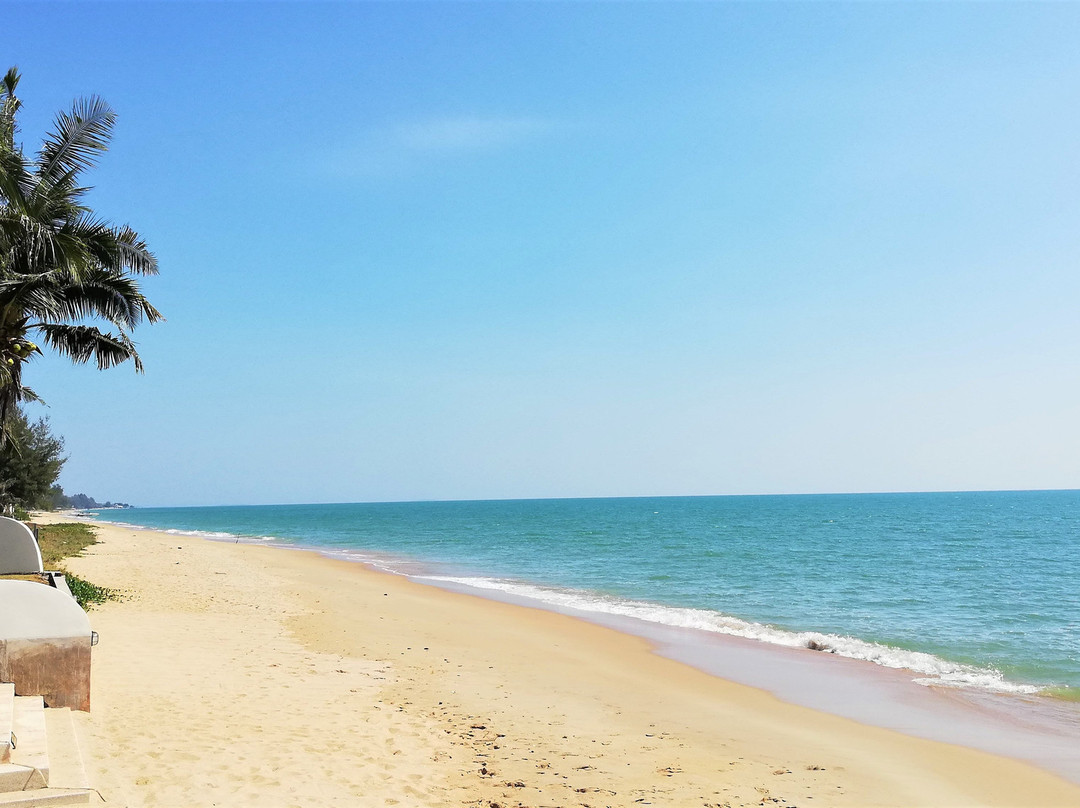 东方海滩度假酒店主图