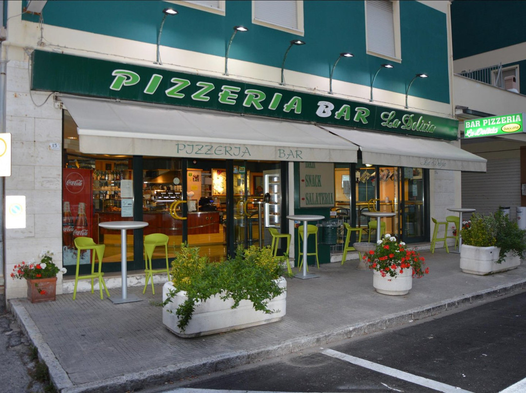 Montemarciano餐馆和美食-Pizzeria Caffetteria Bar La Delizia