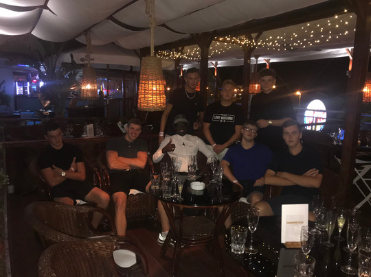 Banana Club-阿尔库迪亚港必去景点