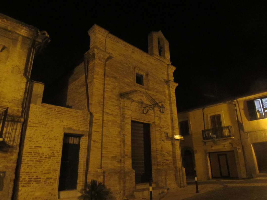Chiesa di Sant'Anna-朱利亚诺瓦必去景点