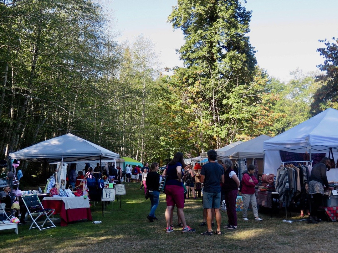 Quadra Island Farmers' Market & Bazaar景点图片