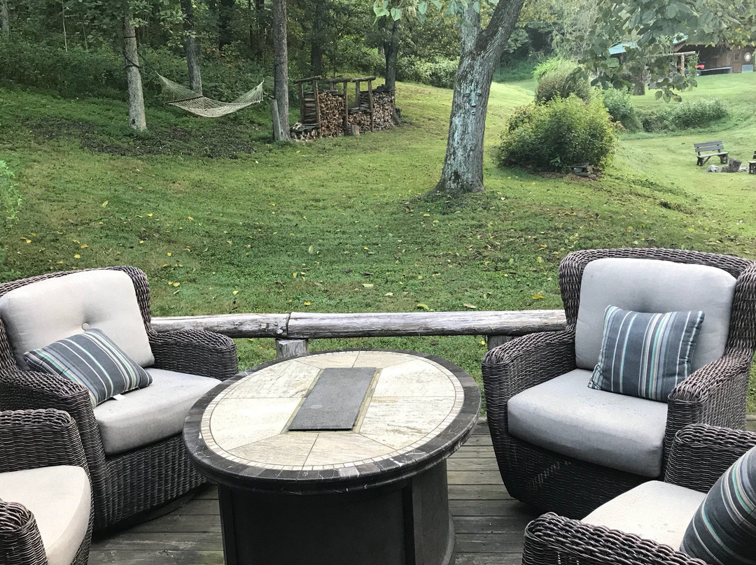 Butterfly Hollow - A Hidden Retreat主图