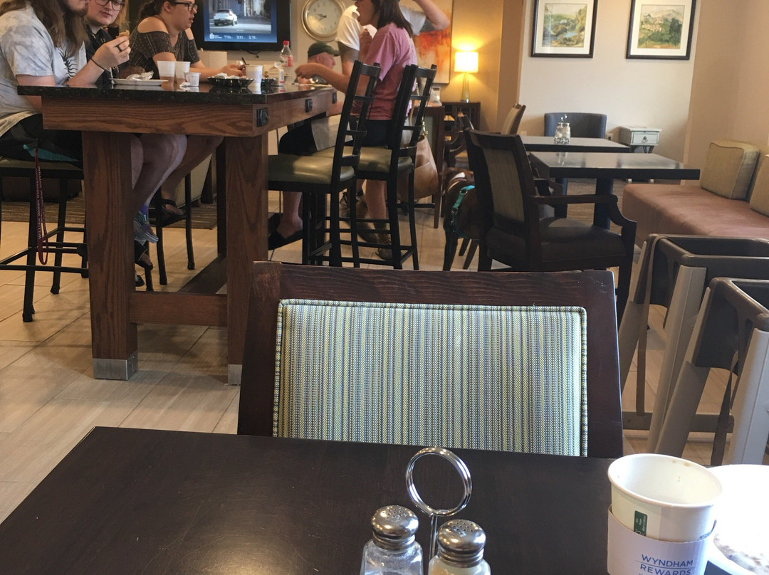 富尔顿快捷假日酒店主图