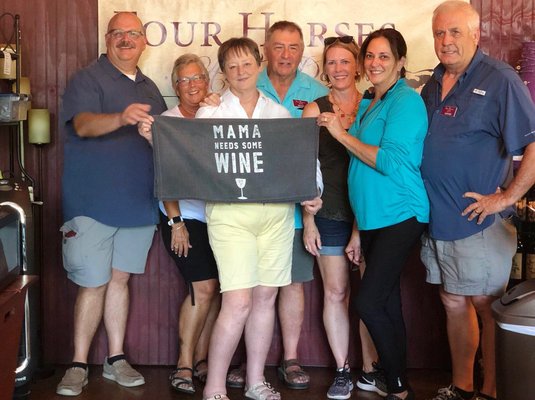 Four Horses and a Dog-Excelsior Springs必去景点