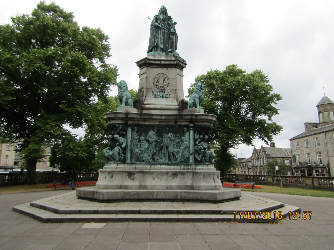 Queen Victoria Monument景点图片