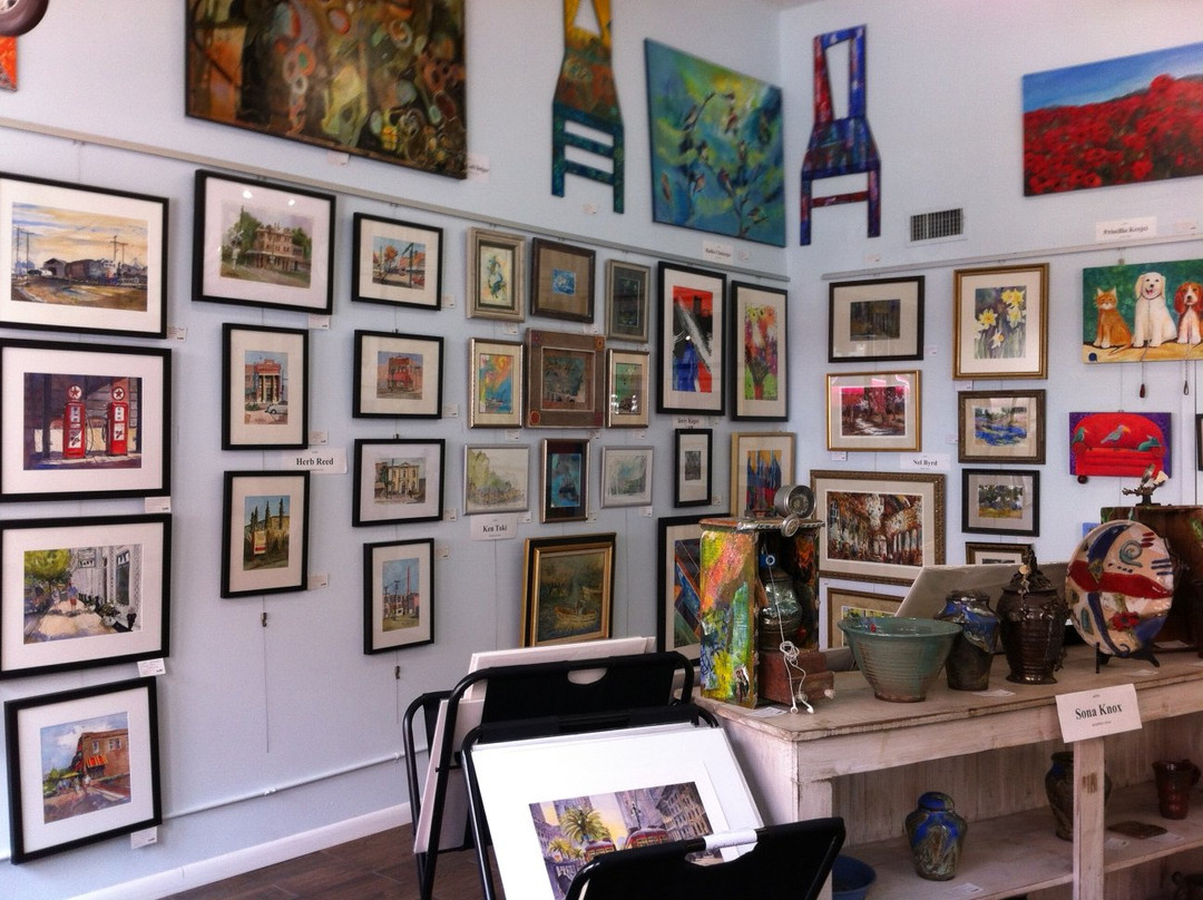 LAST Art Gallery-麦金尼必去景点