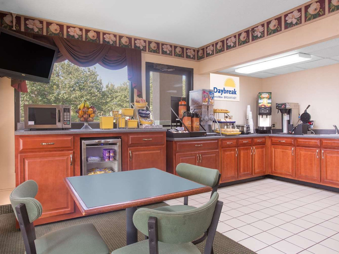 Days Inn by Wyndham Dublin GA主图