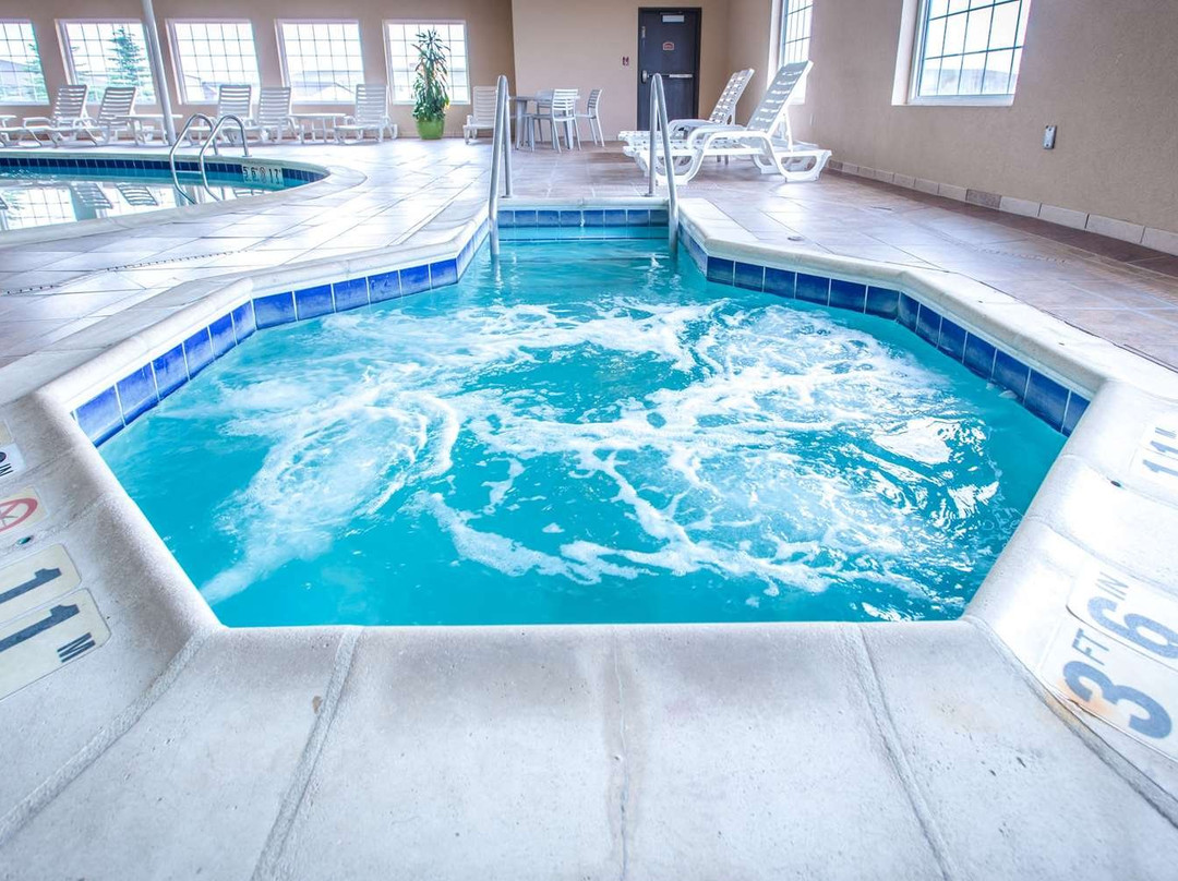 Quality Inn & Suites University主图