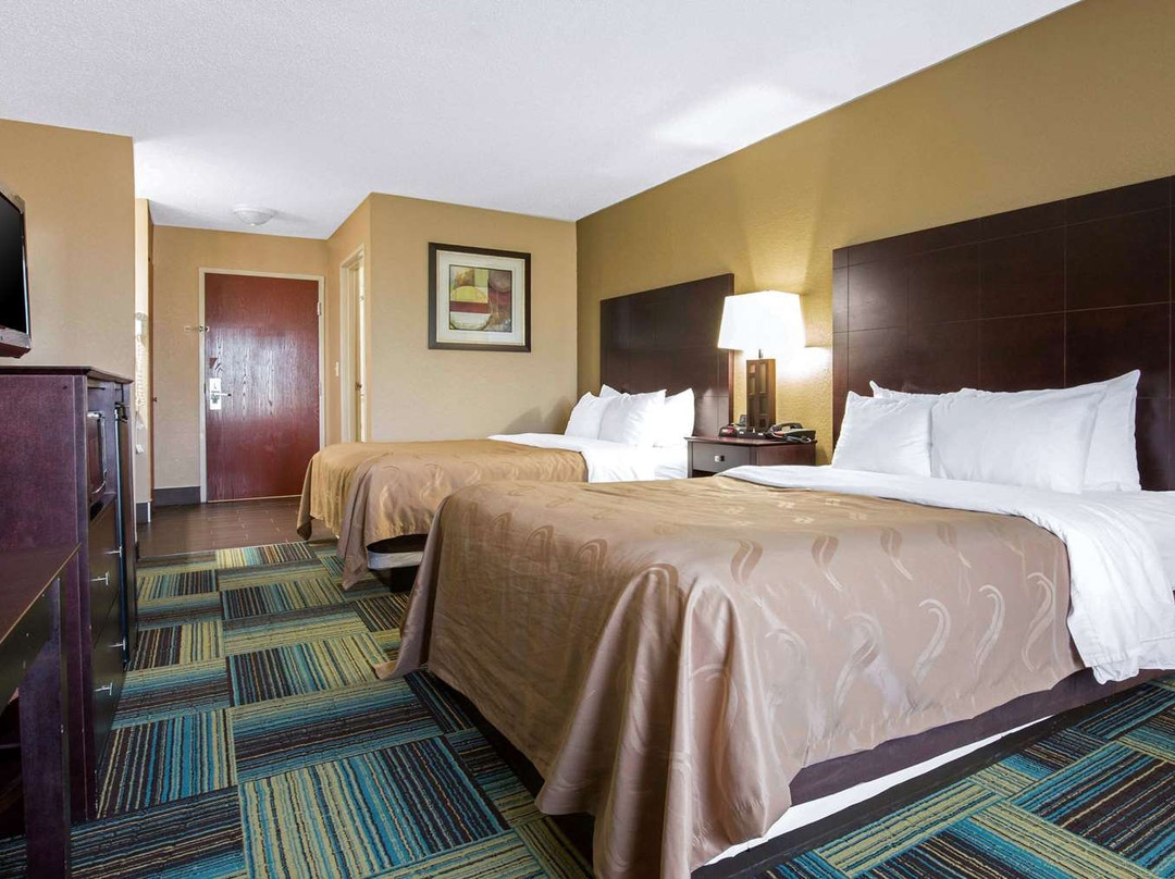 Quality Inn & Suites Arnold - St Louis主图