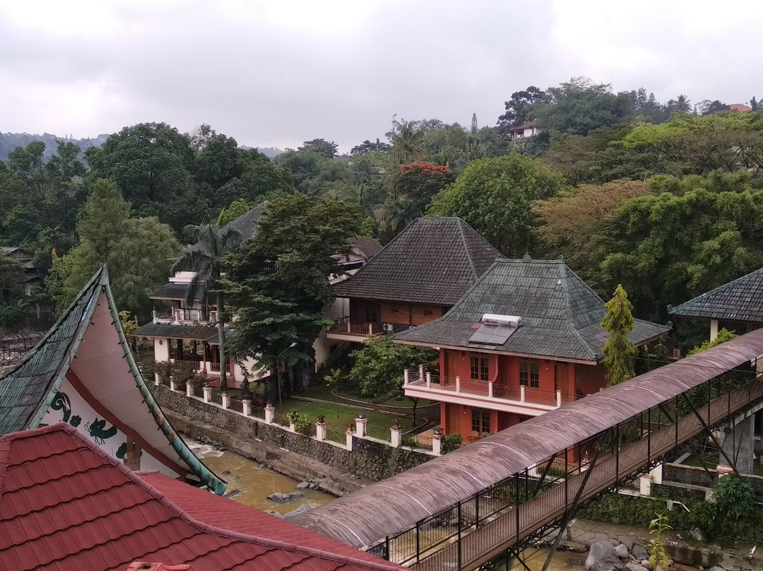 New Pramesthi Hotel主图