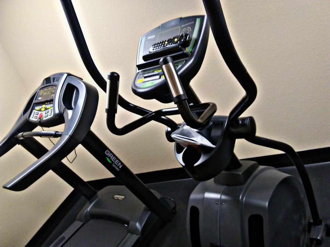 Cornerstone Inn & Suites主图