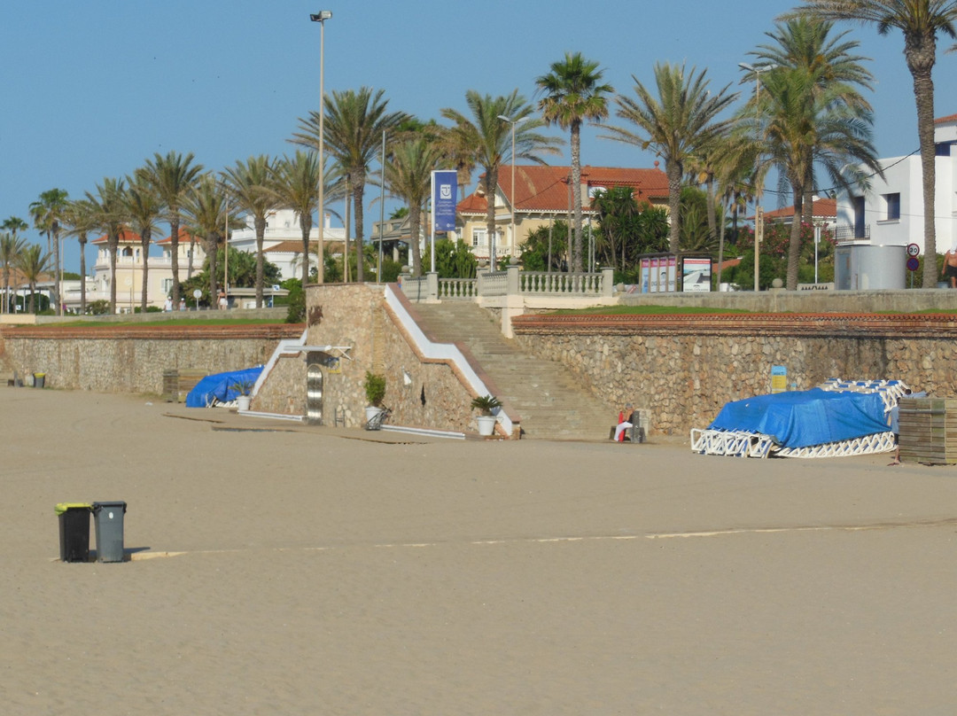 Platja de la Barra-锡切斯必去景点