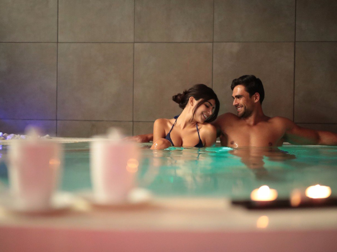 Charis Centro Benessere-洛科罗通多必去景点