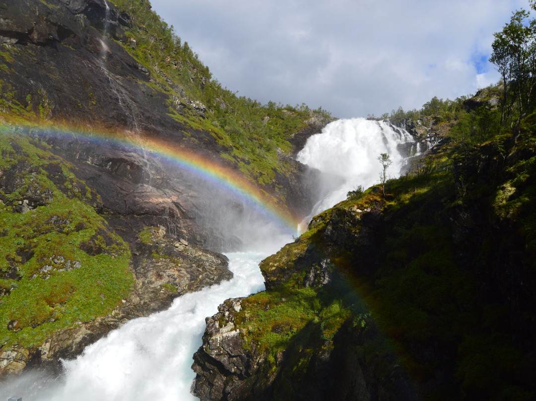 Kjosfossen Waterfall景点图片