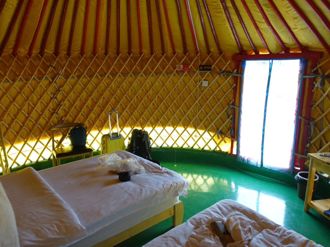 靠山大营休闲山庄主图