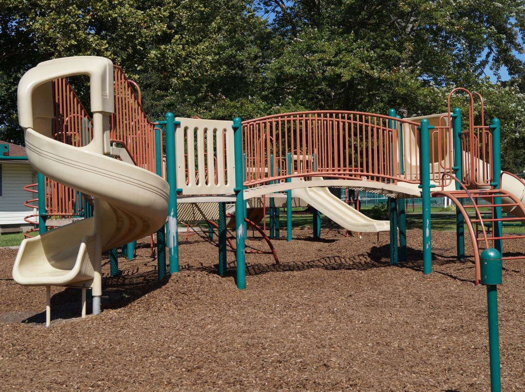 The Village at Winona-Winona Lake必去景点