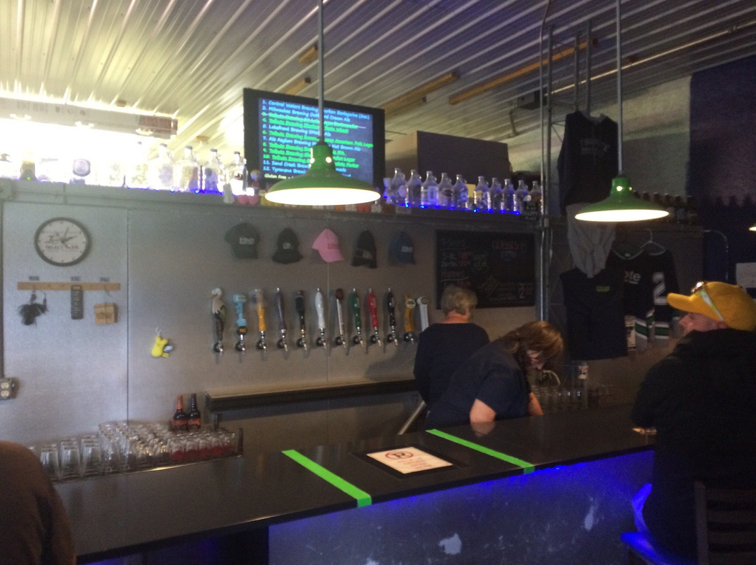 Tribute Brewery and Taphouse-伊格尔里弗必去景点