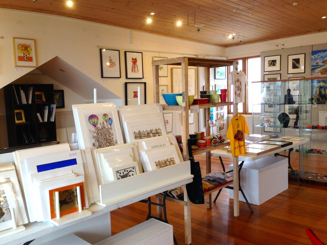 Tussock Upstairs Gallery-Point Lonsdale必去景点