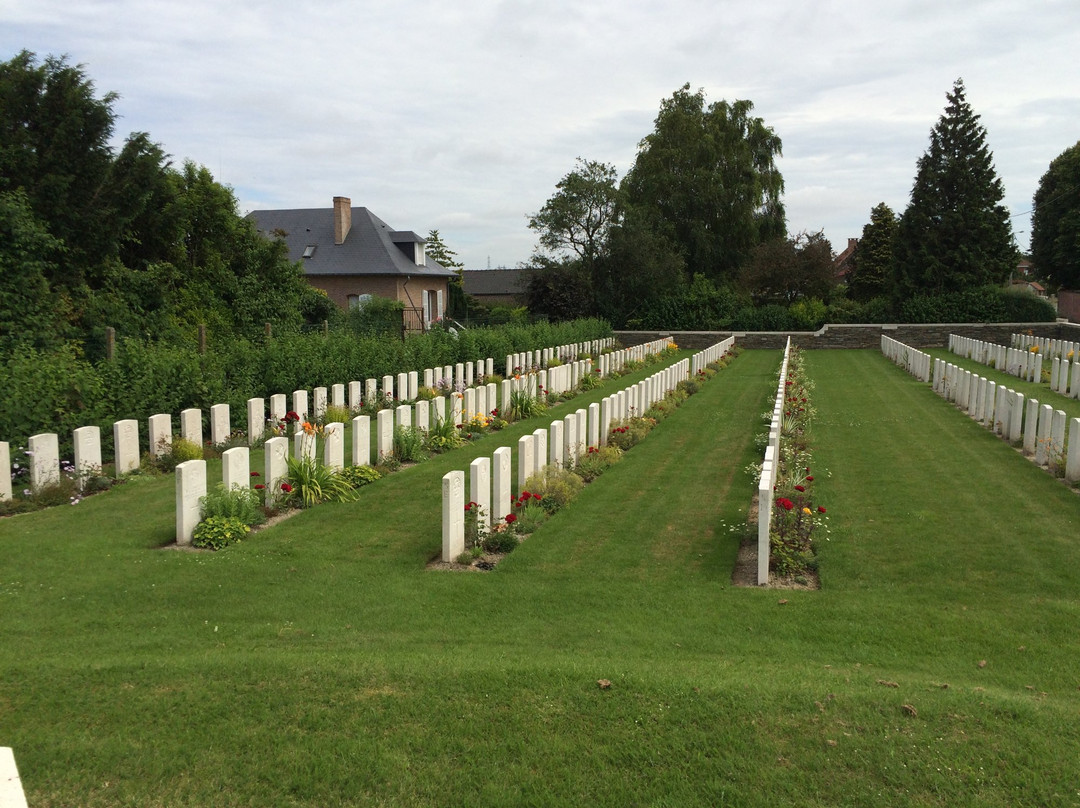 Vermelles British Cemetery景点图片