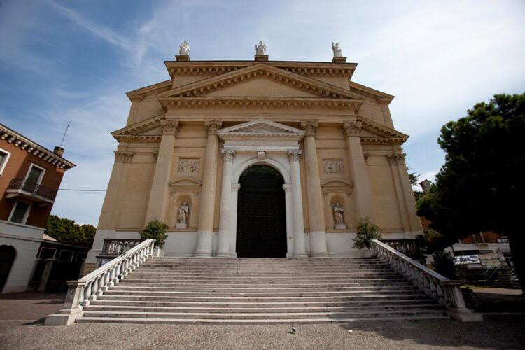 Chiesa dei Santi Pietro e Paolo景点图片