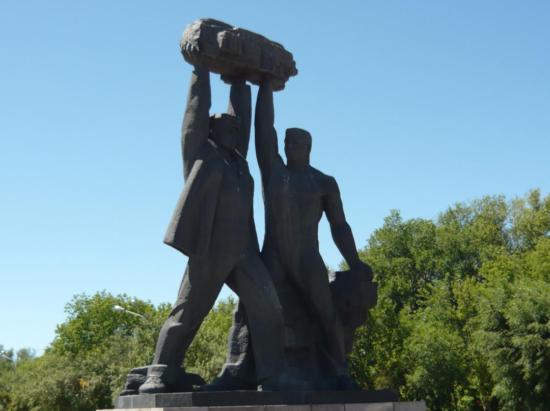 Karagandy Province旅游景点-Monument Mining Glory
