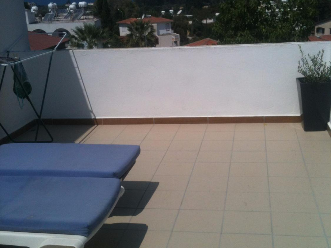 Renos Complex Tourist Apartments主图