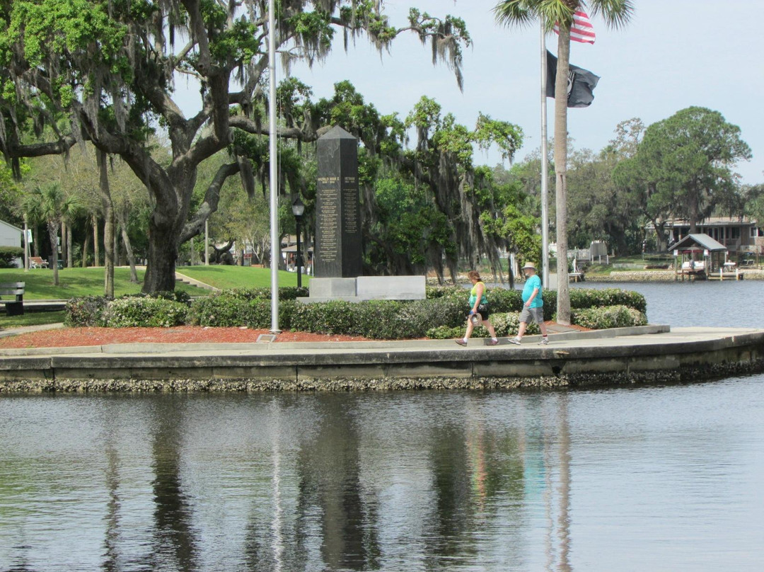 Whitcomb Bayou-塔彭斯普林斯必去景点