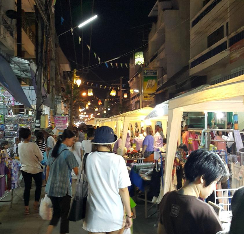 ThaiLom (Lomsak) Walking Street景点图片