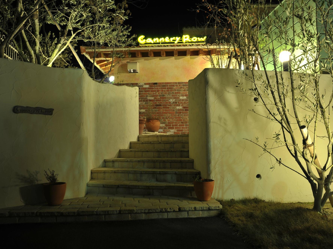 Cannery Row 日名橋店