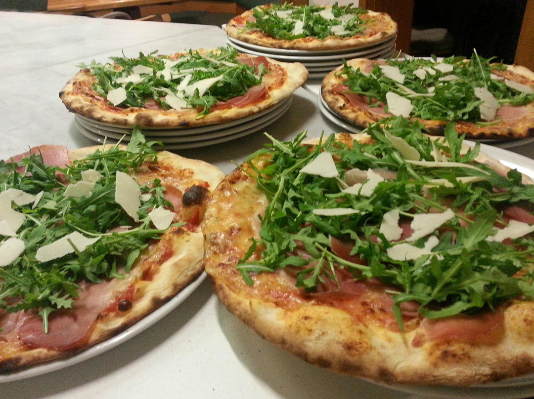 Rifiano餐馆和美食-Pizzeria Pircher