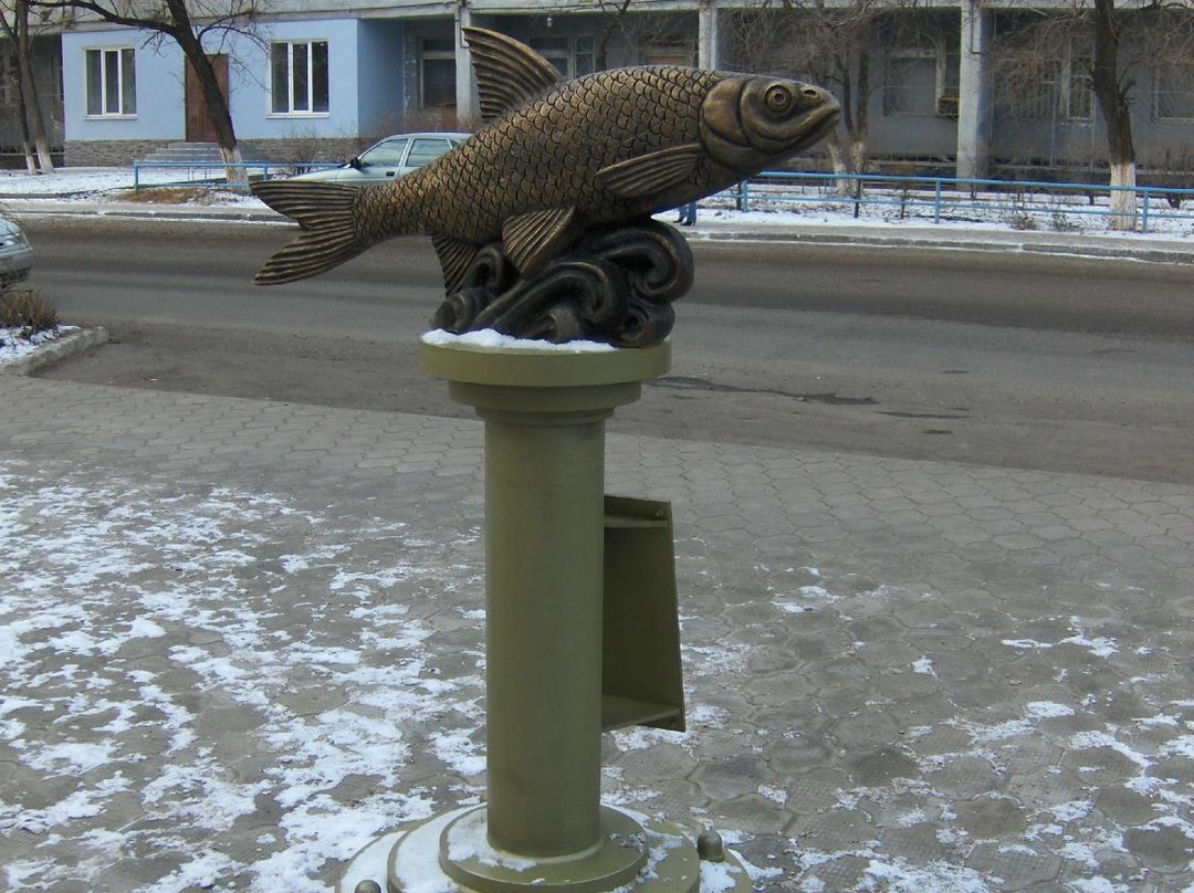 Foster Mother Vobla Sculpture-阿斯特拉罕必去景点