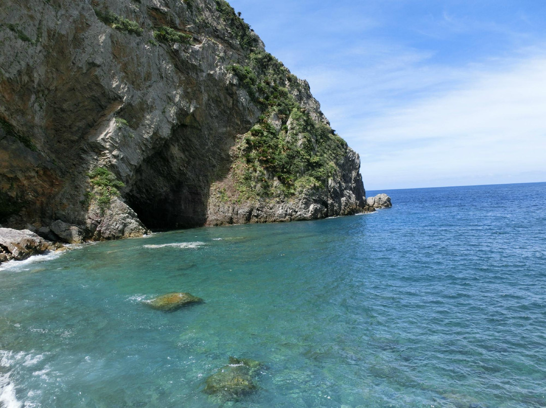 Dokuhama Cliff景点图片