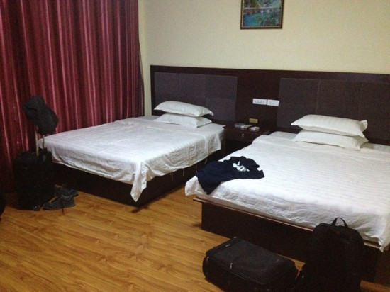 小七孔风情酒店主图