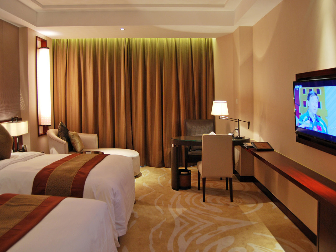 武当山众晶太极湖国际酒店主图