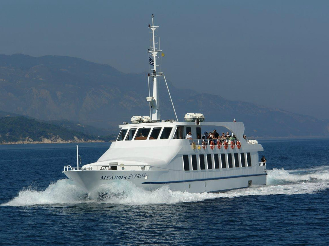 Ferry to Samos-Boat Tours景点图片