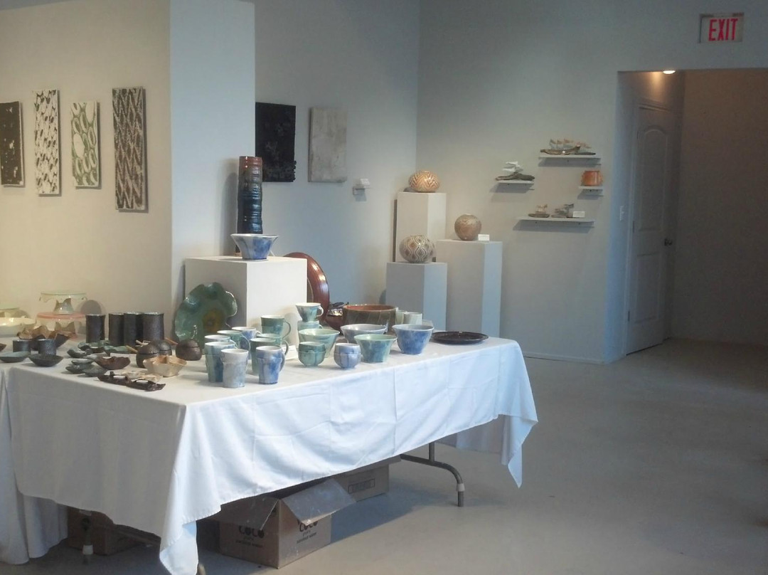 Clay Art Center Gallery景点图片