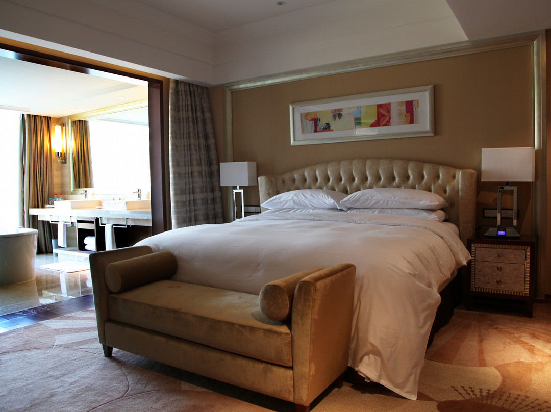 千岛湖滨江希尔顿酒店主图