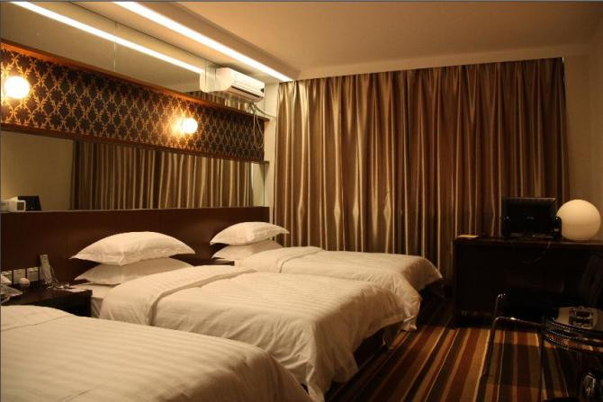 柠檬水晶酒店主图