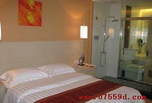 兴华宾馆(深圳华强北科学馆地铁站店)主图