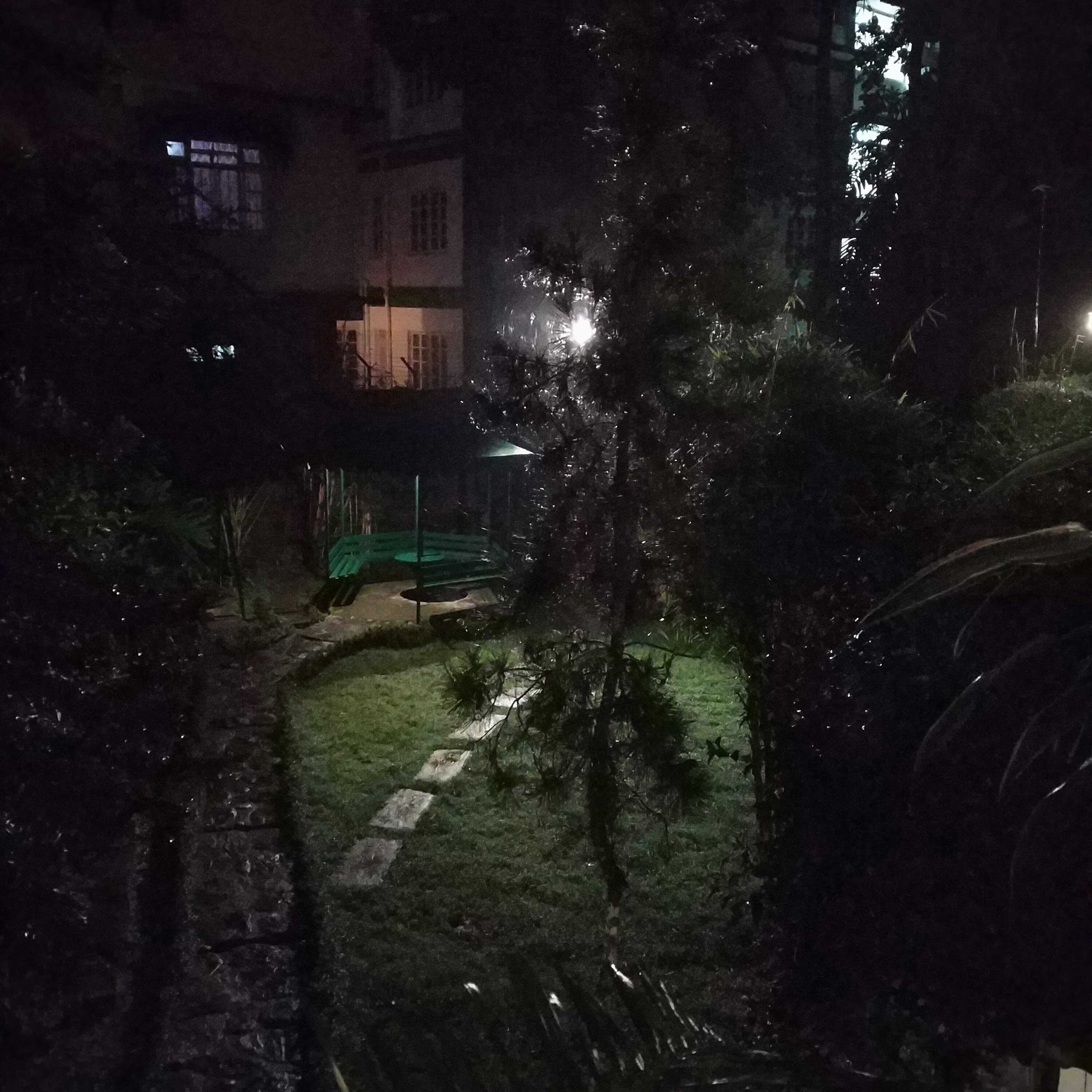 Garden Reach Hotel-浴室