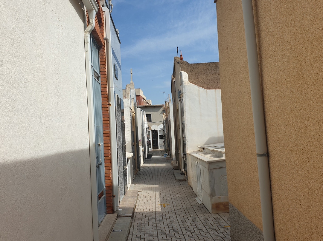 Cementerio Parroquial San Juan Bautista-Beniajan必去景点